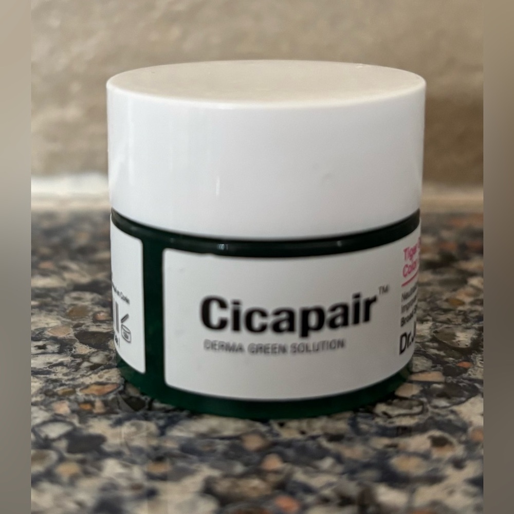 Cicapair Derma Green Solution-Tiger Grads Color Correcting Treatment-trial size